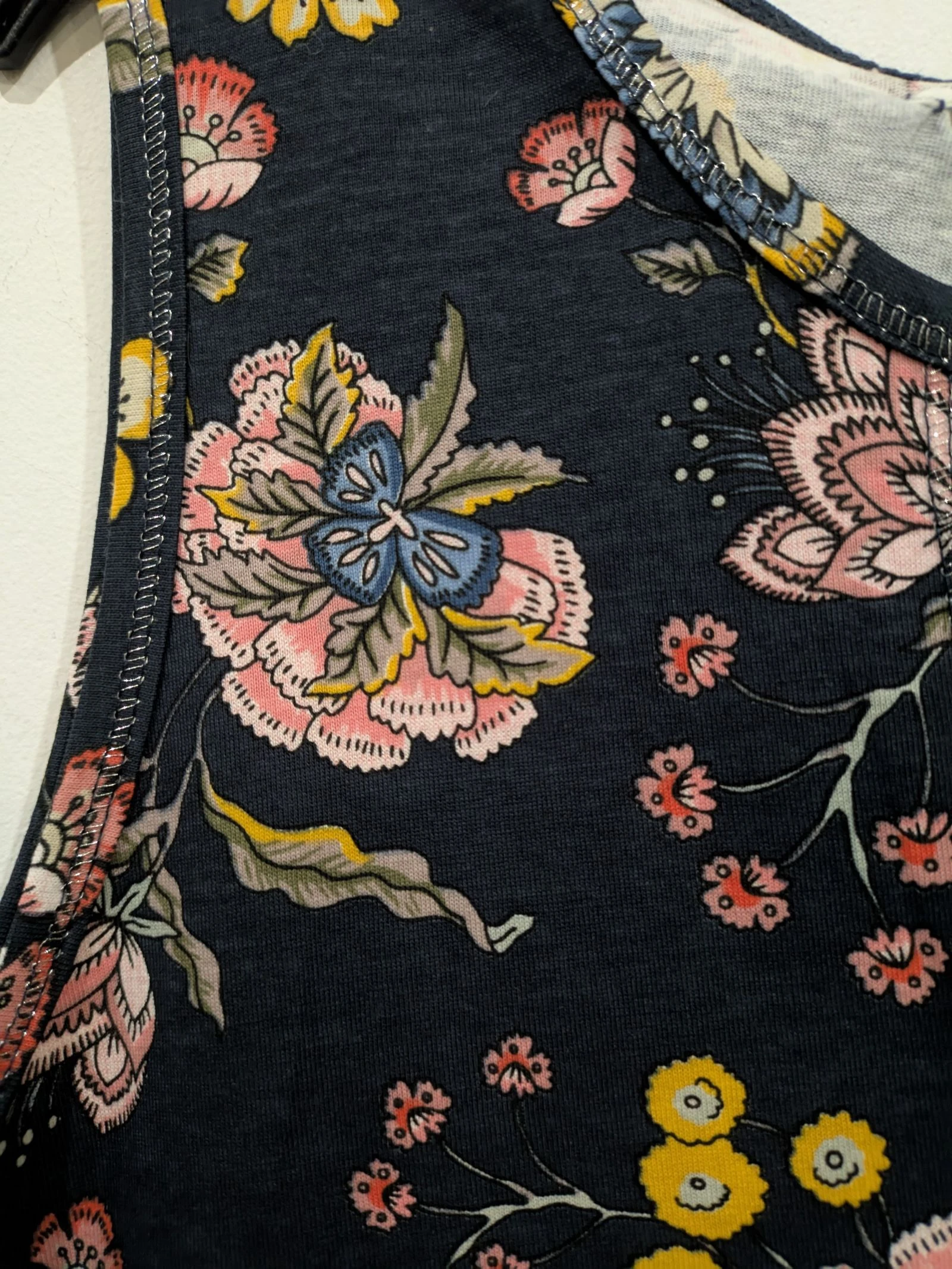 Camiseta sem Mangas Azul Marinho com Estampa Floral e Detalhe no Decote tamanho PP da Sfera – photo 3